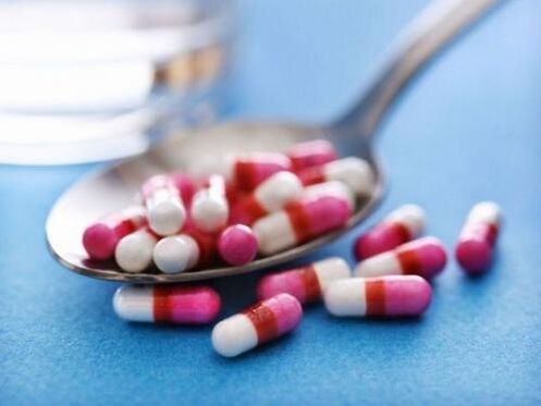 Osteokondroz tedavisi, çeşitli ilaçlar reçete edilmeden tamamlanmaz.